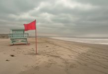 Banderas de los guardavidas: qué indica cada color y cómo actuar ante una corriente de retorno