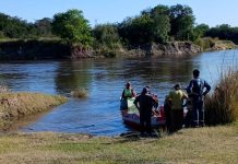 Cayó al río con un bebé en brazos y un hombre se arrojó para auxiliado: el nene fue recatado, pero los adultos murieron ahogados