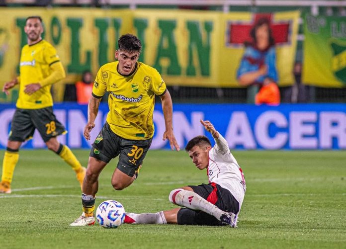 De película: se entrenó con su nuevo equipo, pero antes de firmar contrato recibió otra oferta y se escapó de la concentración