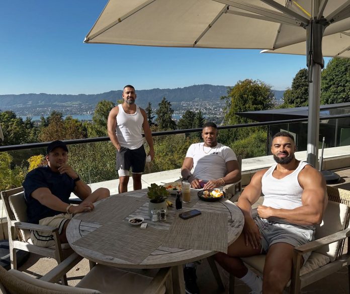 El movilizante gesto de Anthony Joshua tras ser dado de alta después del trágico accidente en Nigeria