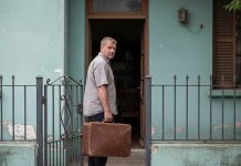 El secreto que descubrí en el maletín de mi padre dos décadas después de su muerte