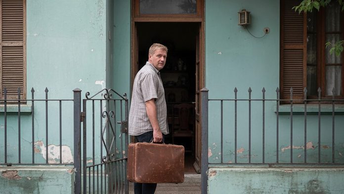 El secreto que descubrí en el maletín de mi padre dos décadas después de su muerte