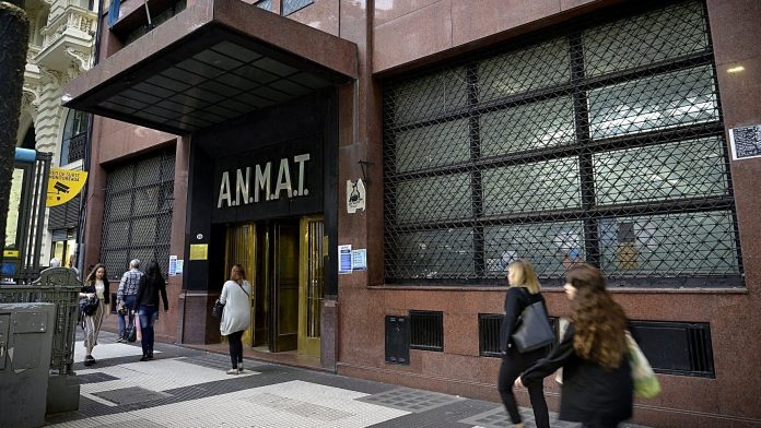 La ANMAT quitó la habilitación a otro laboratorio por contar con productos aprobados