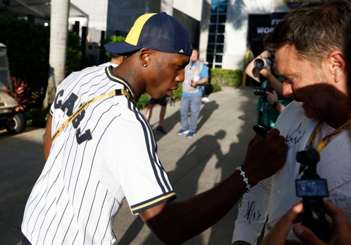 Luis Advíncula confirmó que se va de Boca Juniors: “Estoy pasando por un momento familiar complicado”