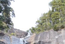 Tragedia en Bariloche: una mujer se deslizó por una casaca, sufrió un golpe en la cabeza y murió