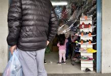 “Tu vida es fácil de terminar”: la amenaza que figura en la denuncia colectiva de feriantes de La Salada por estafa