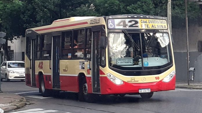 Un colectivo urbano agregó un nuevo recorrido que conecta la Ciudad de Buenos Aires de norte a sur