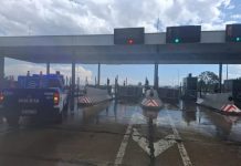 Un fuerte temporal azotó a Córdoba: granizo, viento y un hombre que murió aplastado por una cabina de peaje