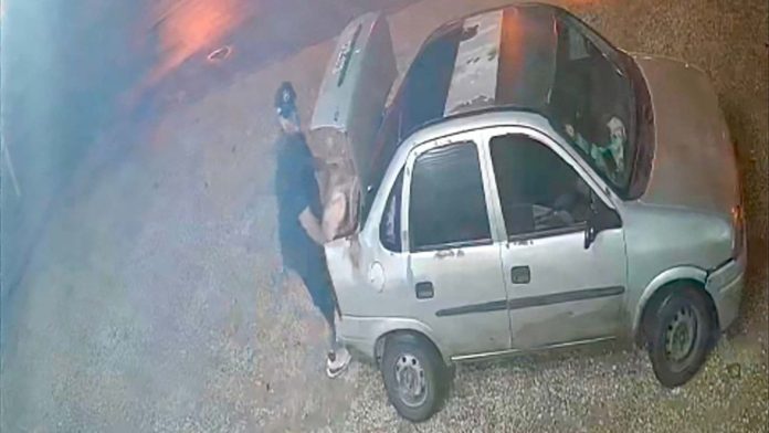 Un grupo de delincuentes hizo un boquete en el techo de un frigorífico y robó carne por $20 millones