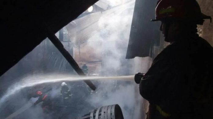 Un jubilado murió por el incendio de su casa en Tunuyán: investigan si un cigarrillo desató el fuego