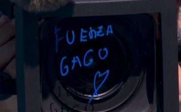 Un tenista sufrió calambres en plena entrevista luego de otra jornada de calor extremo en el Australian Open