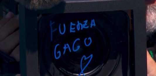 Un tenista sufrió calambres en plena entrevista luego de otra jornada de calor extremo en el Australian Open