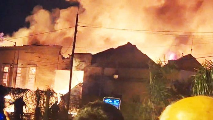 Video: así fue el momento de la explosión en una fábrica de San Fernando que desató un voraz incendio