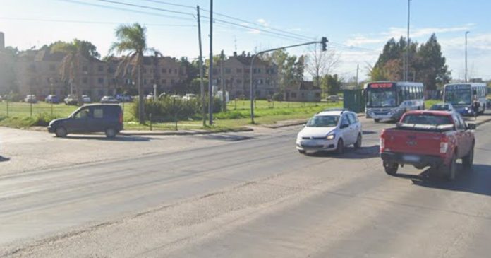 Violento ataque motochorro a una pareja de policías: no saben si ella volverá a caminar