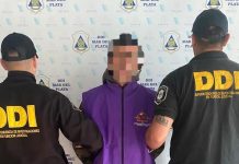 Desnudó, ató y mató a un hombre en su casa de Mar del Plata: cayó por sus zapatillas