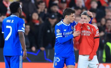 El gesto de Prestianni con sus compañeros del Benfica tras el escándalo por la denuncia de Vinícius