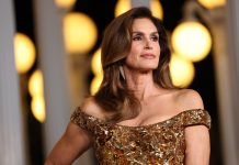 Empezó a modelar porque necesitaba trabajo y se transformó en la musa de los grandes diseñadores: los 60 años de Cindy Crawford