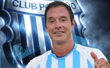 Fue el jugador más alto de Argentina, lo buscó Boca, hizo más de 100 goles y a los 47 años fue anunciado en su nuevo club