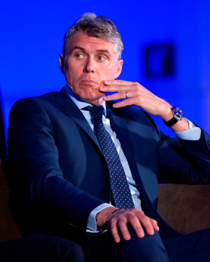 La UEFA pone un límite al VAR: “No puede convertirse en un análisis microscópico del juego”