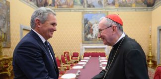 Pablo Quirno se reunió con el Secretario de Estado del Vaticano e invitó nuevamente al Papa León XIV al país