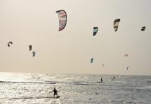 Río Negro: un hombre murió tras descompensarse mientras practicaba kitesurf en el mar