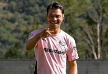 Tras solo cinco pases desde el saque inicial: el golazo a los 10 segundos de un partido que da la vuelta al mundo