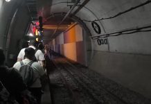 Un desperfecto en el subte obligó a los pasajeros a evacuar caminando por los andenes
