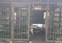 Un feroz incendio arrasó con el techo y algunas aulas de una escuela en Mendoza