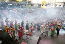 Una fiesta solidaria por el carnaval reunió a miles de personas en Lomas de Zamora
