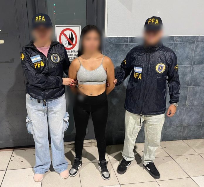Una mujer robó una gran suma de dinero del local donde trabajaba y cayó justo antes de viajar a Mar del Plata