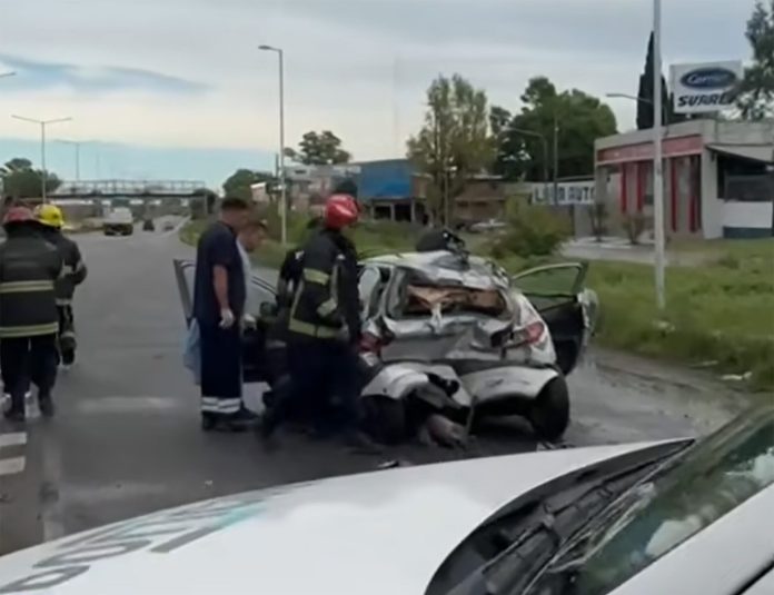 Accidente fatal en la Ruta 9: un camión embistió a un auto en Campana y hay una mujer fallecida