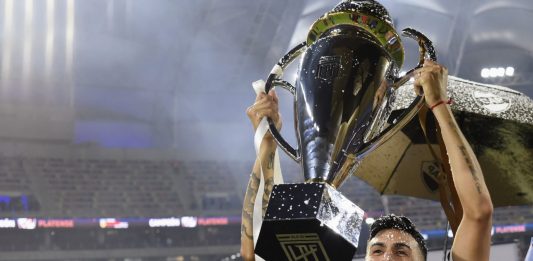 Estudiantes recibirá a Vélez por el Torneo Apertura con la cima de la zona A en juego: la agenda completa del día