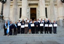 “Fue un orgullo y lo volveríamos a hacer”: el emotivo homenaje a veteranos de Malvinas en el Senado