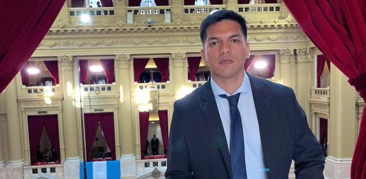 “Gorda comunista” y “cáncer”: los repudiables dichos del coordinador de Radio Nacional Tucumán contra Mercedes Sosa