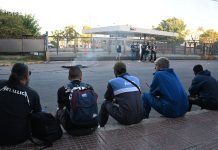 La Justicia revocó el desalojo en FATE y legitimó la protesta del sindicato por el cierre de la fábrica