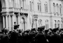 “Las guardé para no tirarlas, pero no les veía ningún interés”: imágenes inéditas previas al golpe de 1976 y el recuerdo del fotógrafo