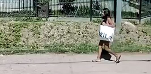 Liberaron a la mujer acusada de abandonar a su hijo dentro de una bolsa en Merlo