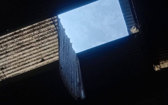 Tragedia en Ensenada: un obrero murió tras caer al vacío desde el techo de una obra