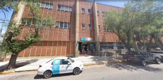 Un hombre atropelló a su hija de un año cuando sacaba el auto del estacionamiento en Miramar: está en grave estado