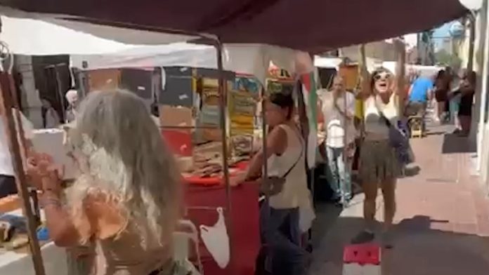 Una artesana judía sufrió un ataque antisemita en la feria de San Telmo: “Fuera los sionistas”