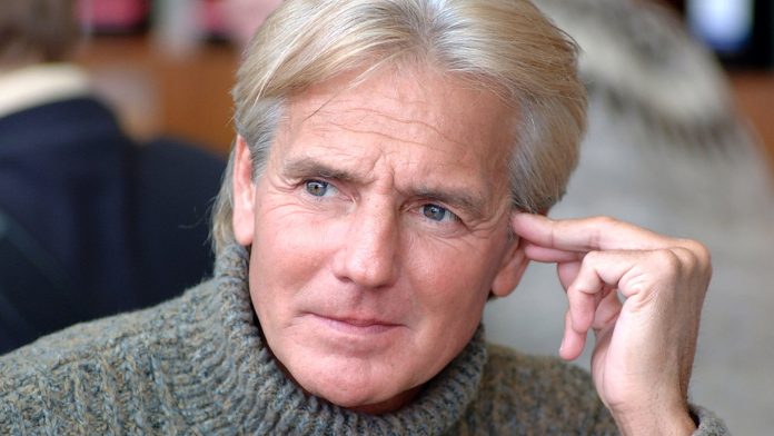 Una infancia pobre, una bancarrota y quince años sin poder cantar por un cuadro de estrés: la vida de Sergio Denis, fuera del éxito