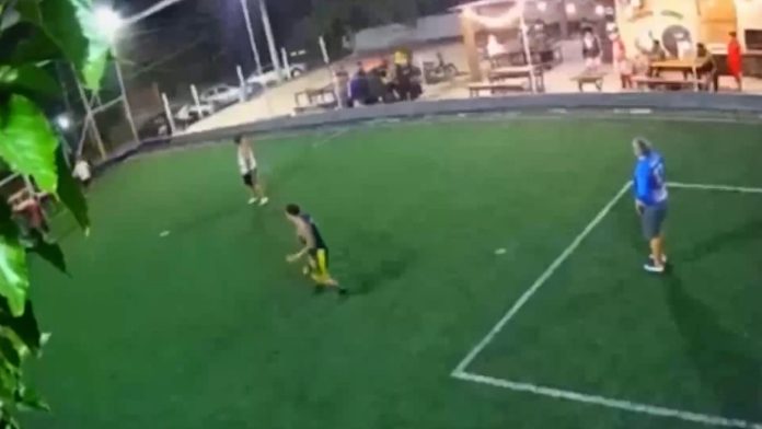 Video: pánico en un partido de fútbol amateur por una balacera en La Matanza