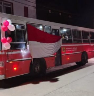 Atacaron con piedras un micro que llevaba un equipo de fútbol infantil en Miramar: hay un menor herido de gravedad
