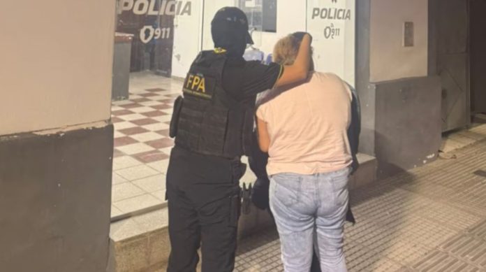 Detuvieron a una pareja narco en Córdoba e incautaron 100 dosis de cocaína