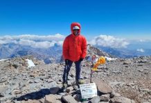 Fumaba 40 cigarrillos por día, perdió la visión y llegó a la cima del Aconcagua: “La vida no termina con un diagnóstico”