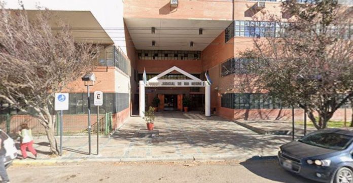 Investigan la desaparición de más de 100 armas que estaban guardadas en la sede judiciald de Río Negro