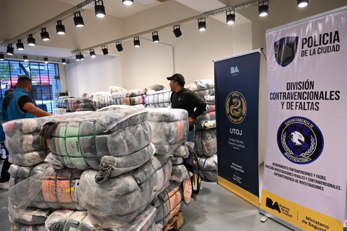 La Policía de la Ciudad secuestró ropa de primeras marcas traída de Chile de contrabando, valuada en más de 150 millones de pesos