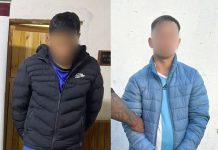 Los chats de la banda de la sextorsión tumbera y una de sus víctimas: “Cola levantada y piernas más abiertas”