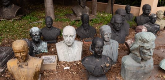 Memoria histórica, obsequios, homenajes, celebraciones y arte: una muestra de la cartografía escultórica de Buenos Aires