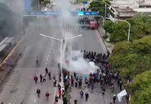 Tensión en el Puente Pueyrredón: una protesta por planes sociales terminó en disturbios con la Policía